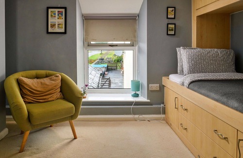 Cwmtirmynach House | Wonderful villa for 8 guests with WIFI, TV and pets allowed