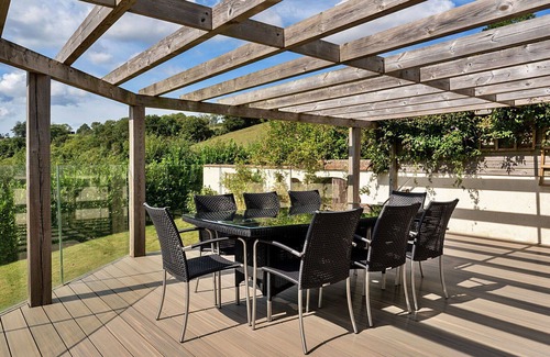 Newton Saint Cyres House | Wonderful villa for 10 people with WIFI, terrace, pets allowed and parking