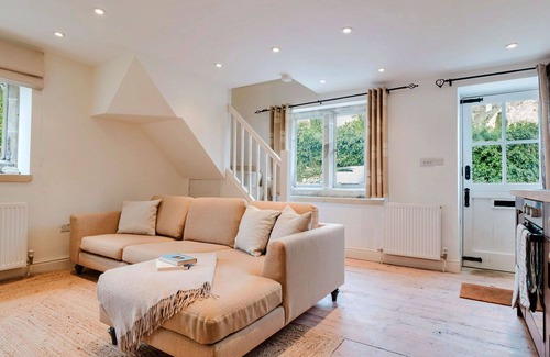 Painswick House | Wonderful villa for 2 people with WIFI and pets allowed