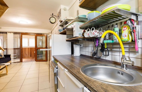 Siofok-Sosto House | Wonderful villa for 4 guests with A/C, hot tub, WIFI, TV, balcony, pets allowed and parking