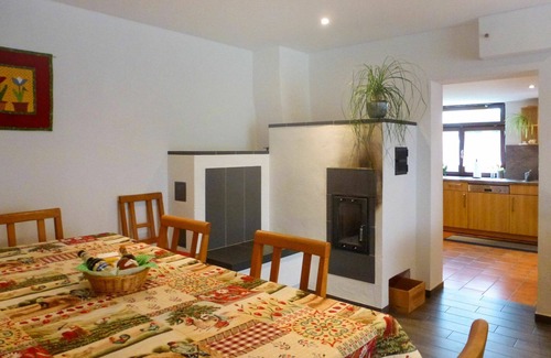 Huefingen House | Wonderful villa for 6 people with WIFI, TV, patio, pets allowed and parking