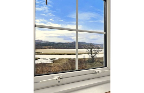 Lochgilphead House | Wonderful villa for 6 guests with WIFI, terrace, pets allowed and parking