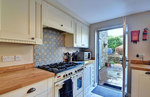 Bellerby House | Wonderful villa for 6 people with hot tub, WIFI, terrace, pets allowed and parking