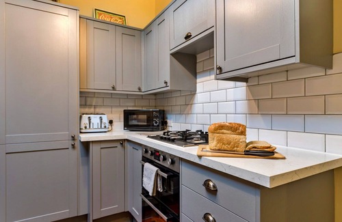 Tunstall House | Wonderful villa for 6 guests with WIFI and parking