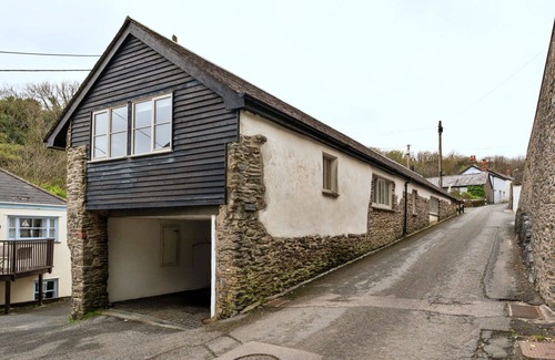 Portloe House | Wonderful villa for 6 people with WIFI, terrace, pets allowed and parking