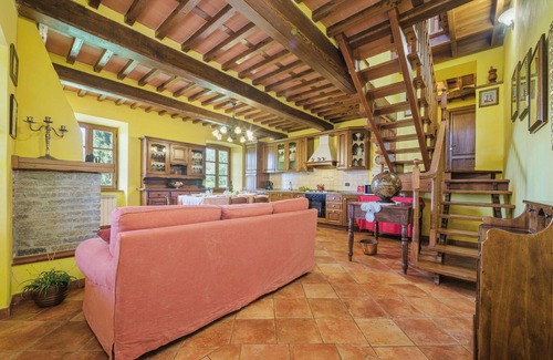 Pescaglia House | Wonderful villa for 6 guests with private pool, WIFI, TV, patio and parking