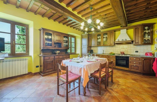 Pescaglia House | Wonderful villa for 6 guests with private pool, WIFI, TV, patio and parking