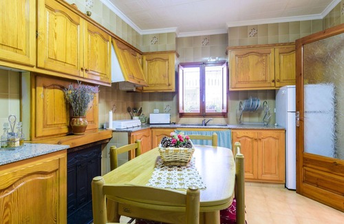 Rossell Villa | Wonderful villa for 6 people with TV, terrace, pets allowed and panoramic view