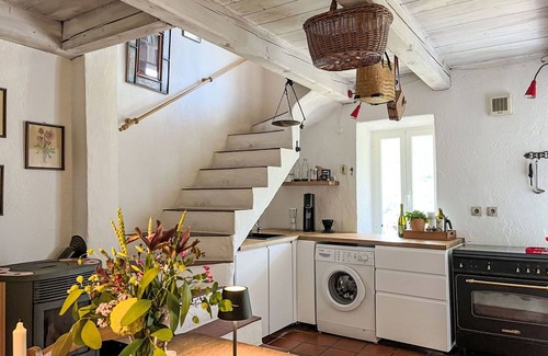 Borgomaro House | Wonderful villa for 6 guests with terrace and parking