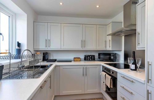 Thurlby House | Wonderful villa for 6 people with WIFI, terrace, pets allowed and parking