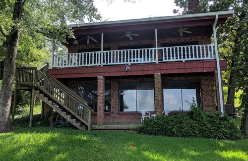 West Livingston House | Wonderful Waterfront Home