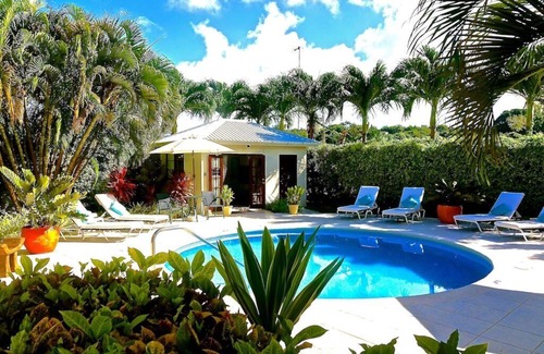 Gibbes Villa | Wonderful West Coast villa. 5 Minute walk to 2 beaches