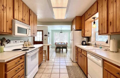 West Glacier Cabin | Wonderful West Glacier Basecamp Property