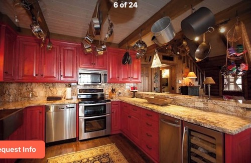 Tia Juana Cabin | Wonderful wood lodge with 200’ lakefront. Dock Well appointed and stocked.