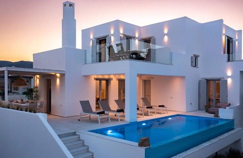 Logaras Villa | Wonderfull Paros Villa | Villa Mykonida | 4 Bedrooms | Private Pool | Stunning.