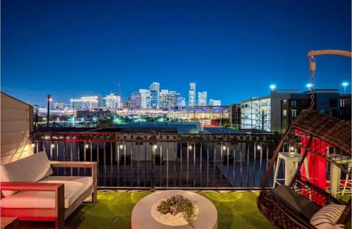 East Downtown Houston House | Wonderhaus Houston - The Pop Modern Experience