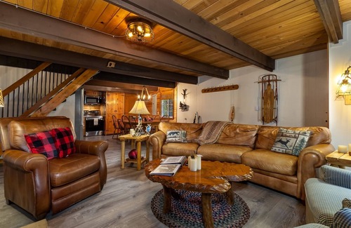 Packwood Cabin | Wonderland Chateau | Hot Tub | 2 Bed, 2 Bath