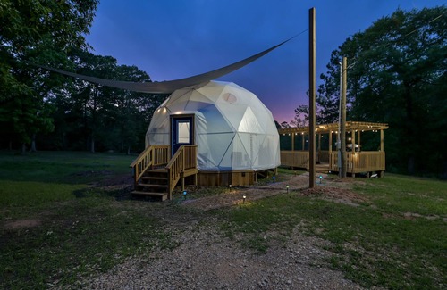 Coldspring House | Wonderland Glamping Geo Dome (Houston)
