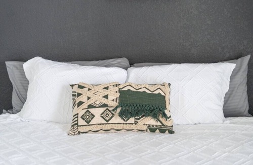 Williams House | Wonderland in Williams|Scenic Views |EscapetheCity