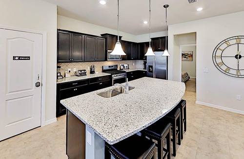 Loughman House | Wonderlands Await: 2025 Florida Escapes for the Adventure-Seeker!