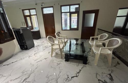 Ranjit Avenue House | Wonderstays