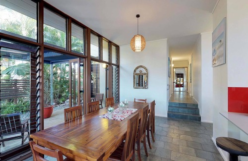 Wongaling Beach Apartment | Wongalinga Absolute Beachfront 2 Bedroom