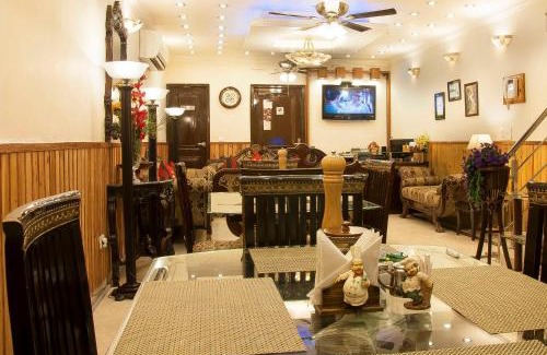 Karol Bagh Hotel | Wood Castle
