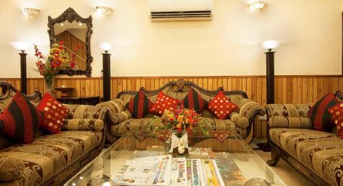 Karol Bagh Hotel | Wood Castle
