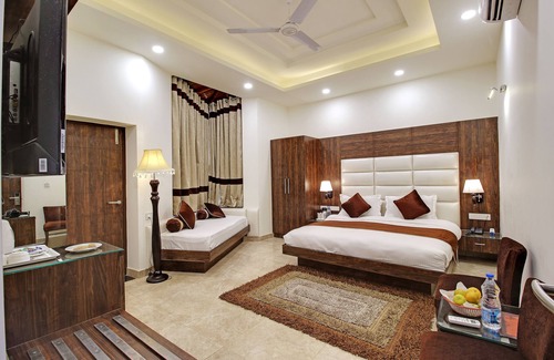 Garjia Hotel | Wood castle Spa & Resort