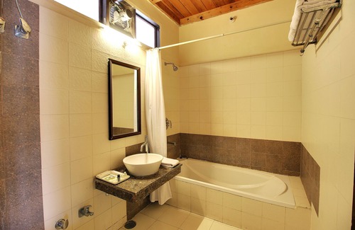 Garjia Hotel | Wood castle Spa & Resort