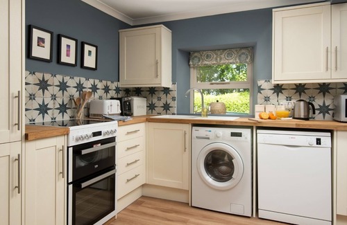 Leitholm Cottage | WOOD COTTAGE - two bedroom cottage set in country house gardens