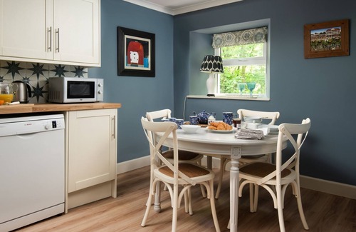 Leitholm Cottage | WOOD COTTAGE - two bedroom cottage set in country house gardens