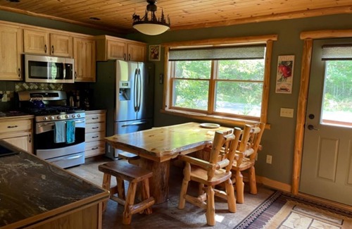 Hayward Cabin | Wood Haven Lodge/Pets/Nelson Lake/Pontoon Rental