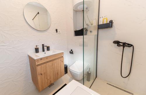 Boljevici Ski Chalet | Wood House