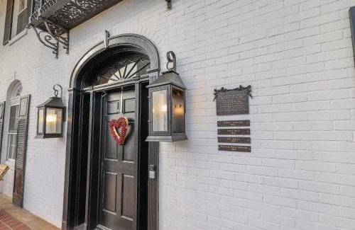 Forest Lake Bed & Breakfast | Wood Manor Guest House