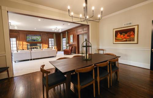 Forest Lake Bed & Breakfast | Wood Manor Guest House
