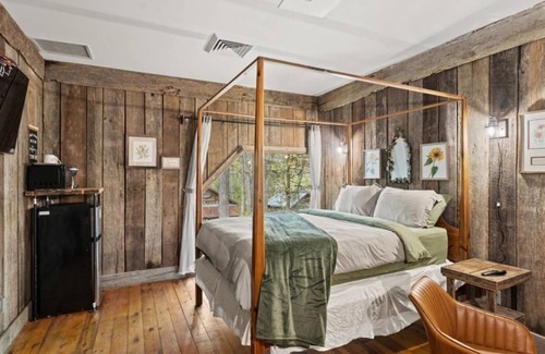Townsend Hotel | Wood-Paneled Room | 4-Poster Bed | Smoky Mountain Stay