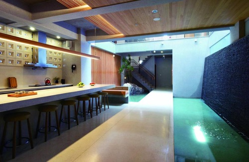 Anping Bed & Breakfast | Wood Whispering Residence