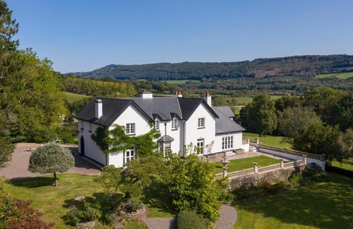 Coed-Y-Paen House | Woodbank
