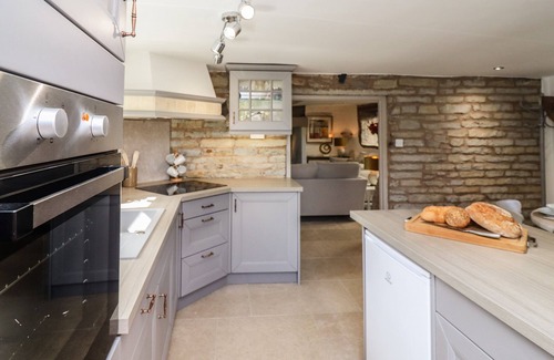 Pitchcombe Cottage | Woodbine Cottage