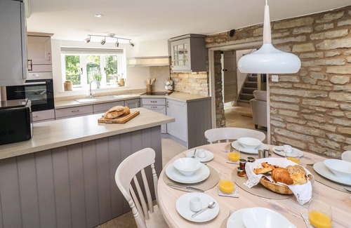 Pitchcombe Cottage | Woodbine Cottage