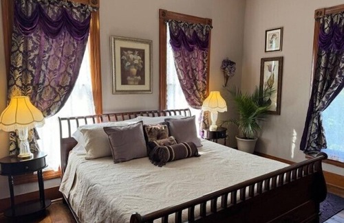 Madisonville Hotel | Woodbine Inn and Restaurant