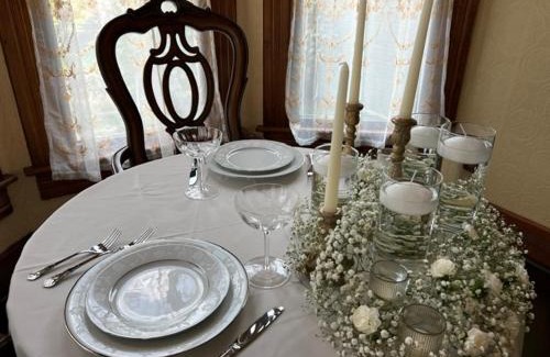 Madisonville Hotel | Woodbine Inn and Restaurant