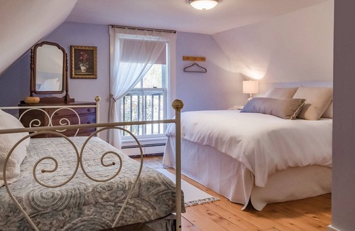 Woodstock Bed & Breakfast | Woodbridge Inn