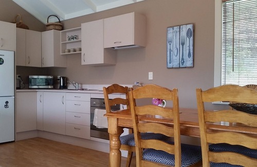 Tawa Cottage | -WOODBURN COTTAGE- Superior self-contained rural - 15 mins from Wellington CBD