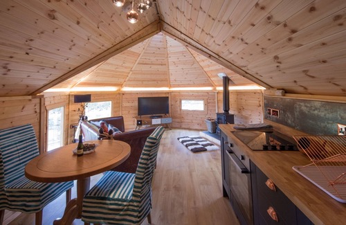 Lochgilphead Cabin | Woodcock Lodge - Kirnan House