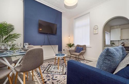 Liverpool House | Woodcroft House - Air Host & Stay - 4 Bedrooms