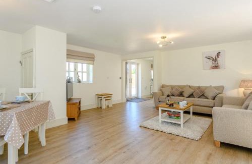West Ashby House | Woodcutters Cottage