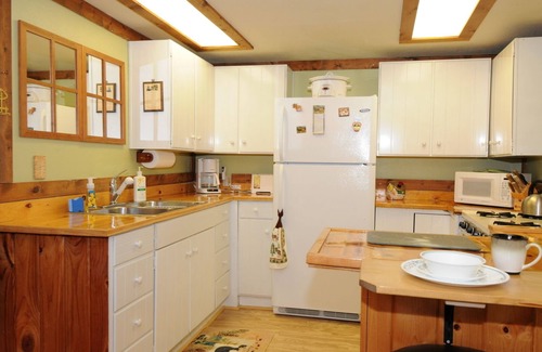 Lazy Acres House | Wooded Bliss Two - Great duplex just 8 miles from Yellowstone National Park!