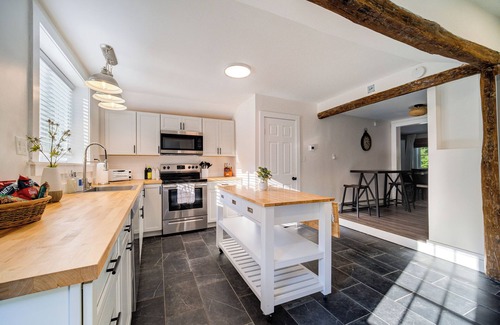 West Saugerties Other | Wooded Catskills Farmhouse near Woodstock. Hot Tub, Fire Pit, OutdoorMovies&more
